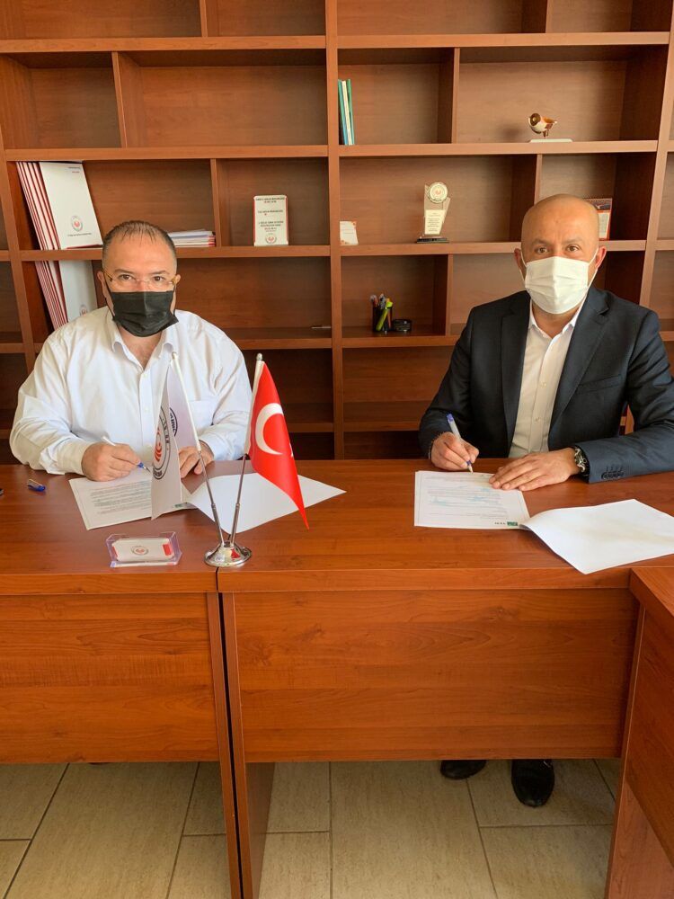 Türk Ekonomi Bankası A.Ş ile 3. Bölge İzmir Optisyen Gözlükçüler Odası Arasında Odamız Üyelerine Özel İşbirliği Anlaşması İmzalanmıştır