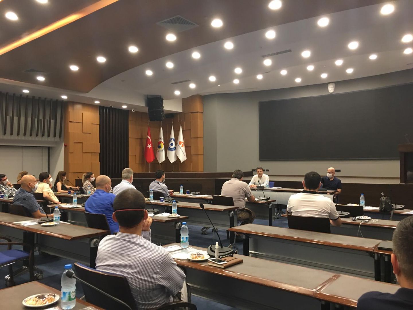 İzmir Ticaret Odasında Optik Cam Firmaları Yetkilileriyle Yapılan Toplantı Hakkında